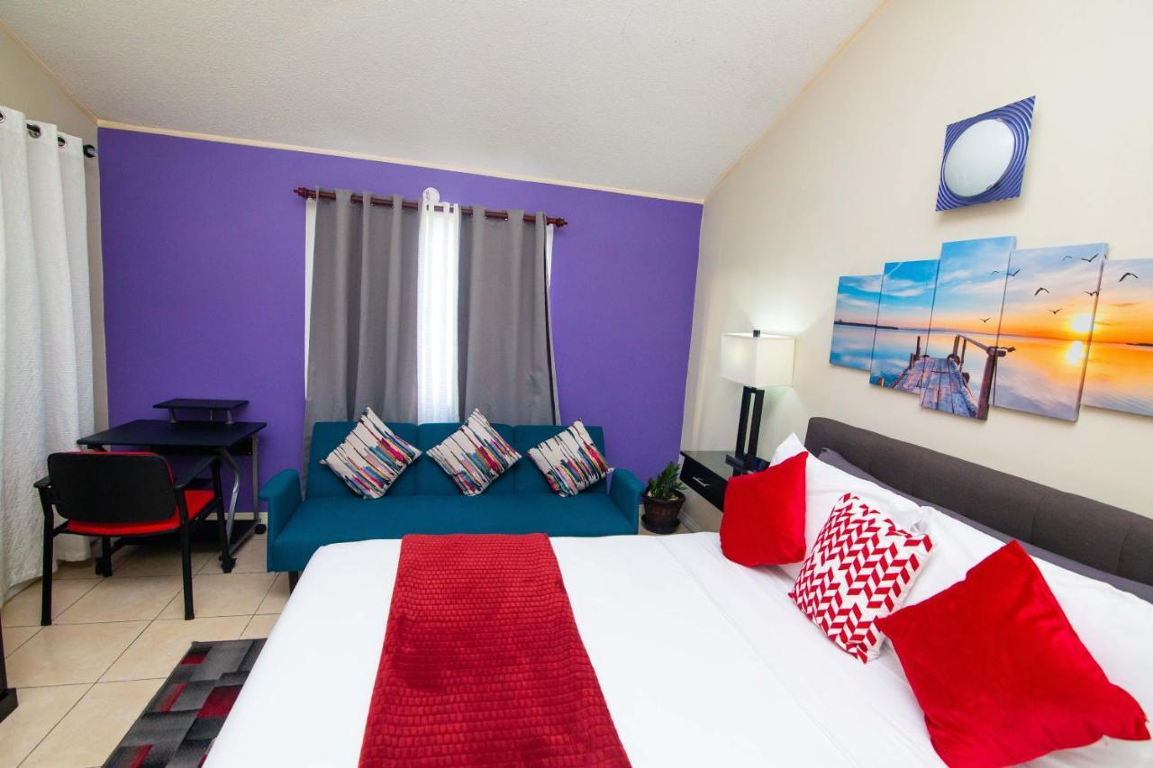 The Oasis I, Portmore Country Club 외부 사진