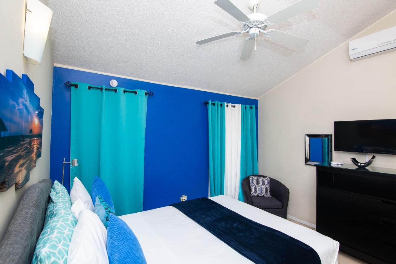 The Oasis I, Portmore Country Club 외부 사진