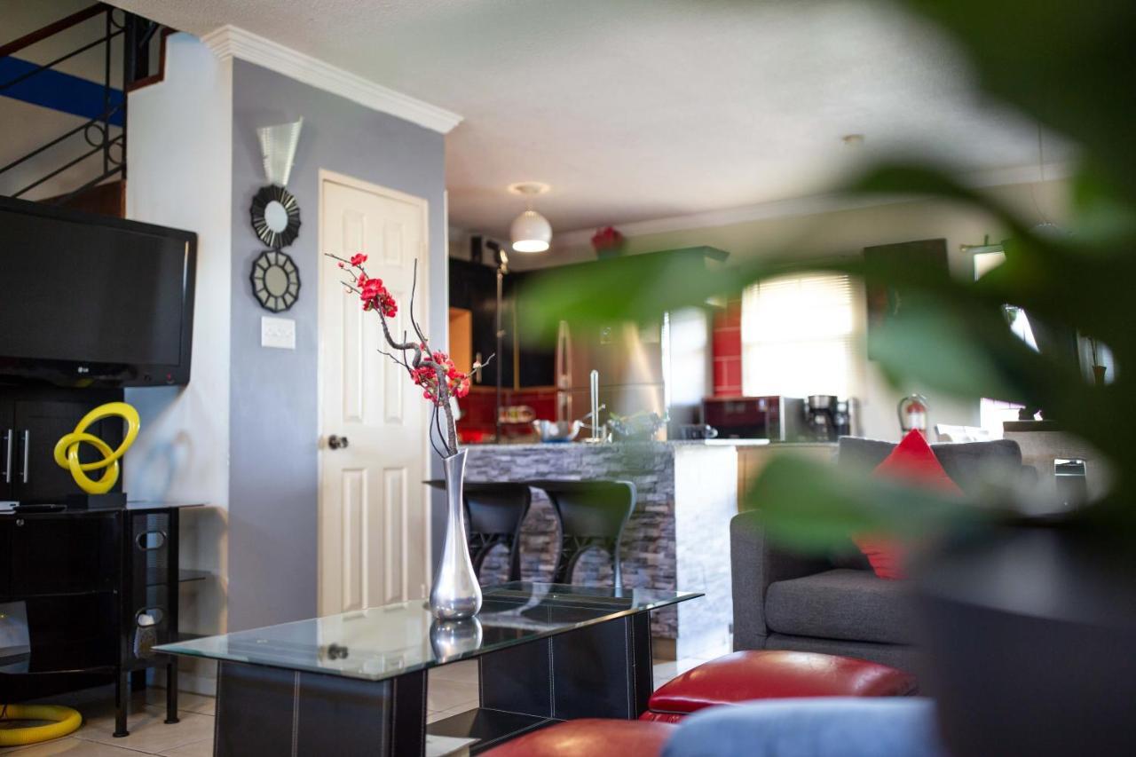 The Oasis I, Portmore Country Club 외부 사진