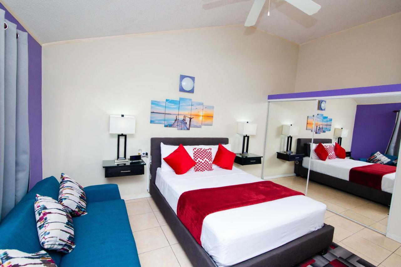 The Oasis I, Portmore Country Club 외부 사진