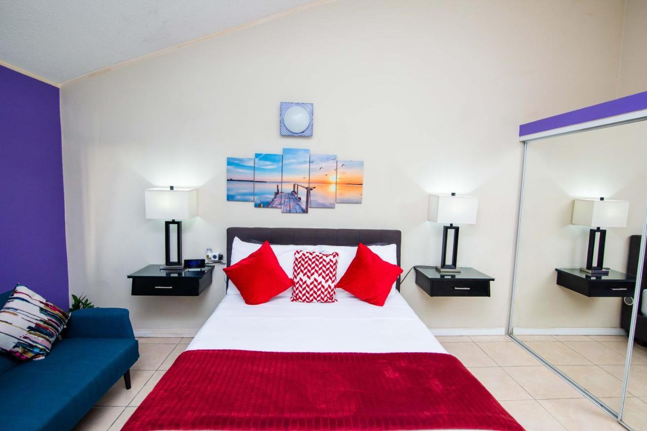 The Oasis I, Portmore Country Club 외부 사진